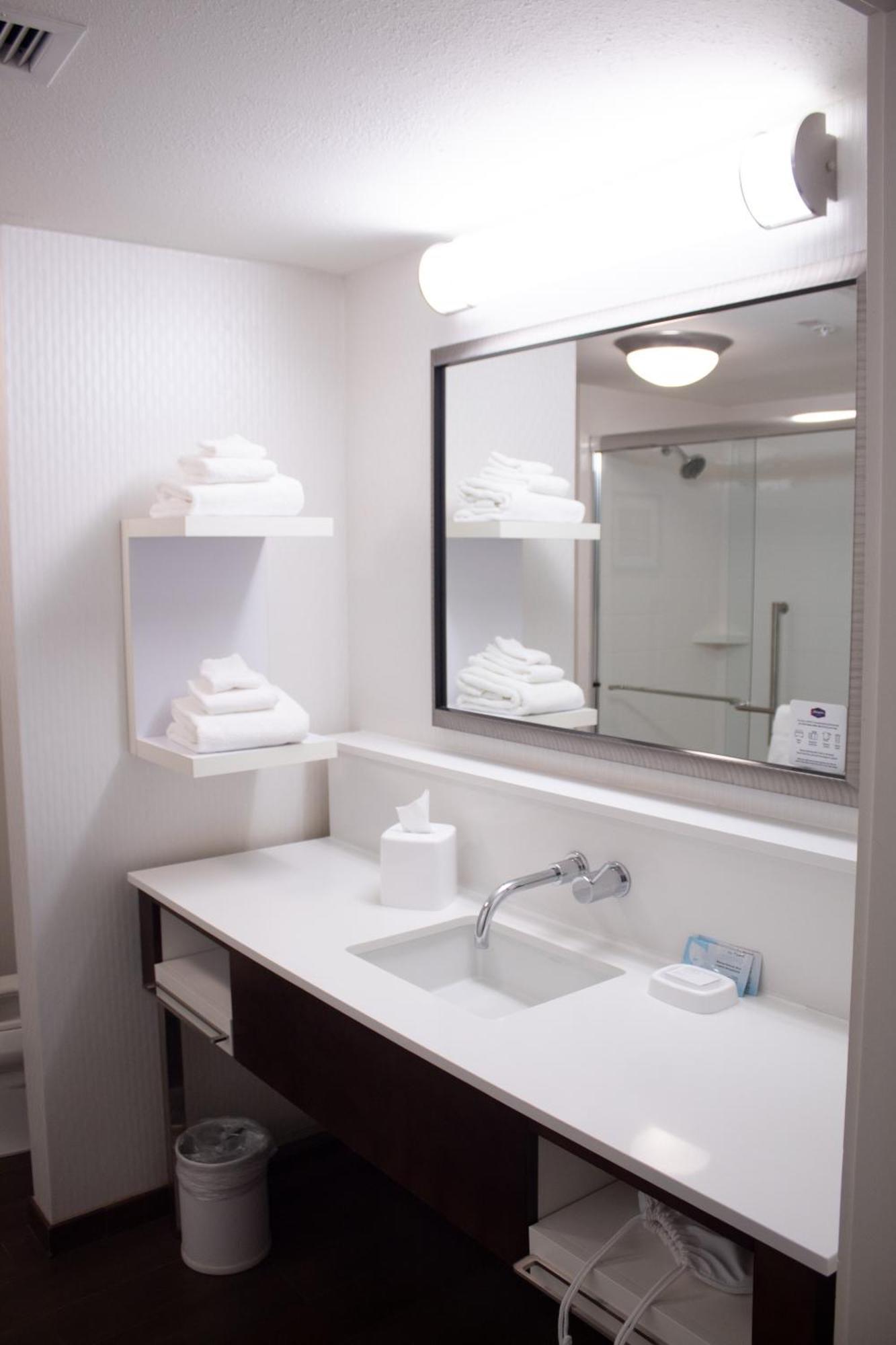 Hampton Inn & Suites Big Rapids, Mi Esterno foto