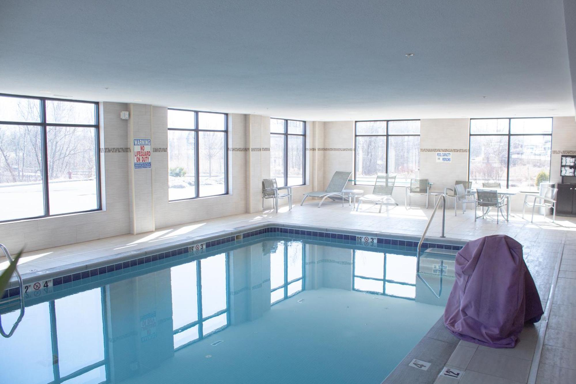 Hampton Inn & Suites Big Rapids, Mi Esterno foto
